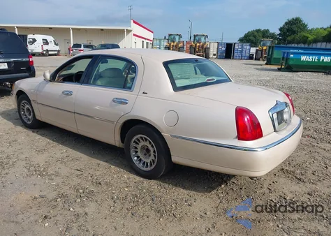 1998 Lincoln Town Car Cartier from USA, damaged, VIN 1LNFM83W8WY733464